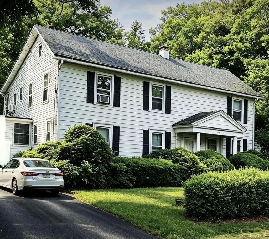 87 Susquehanna Avenue, Great Neck