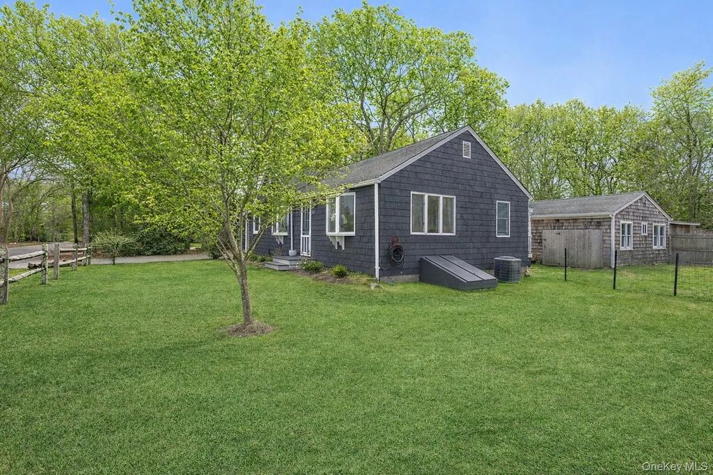 111 Oak Lane, Amagansett