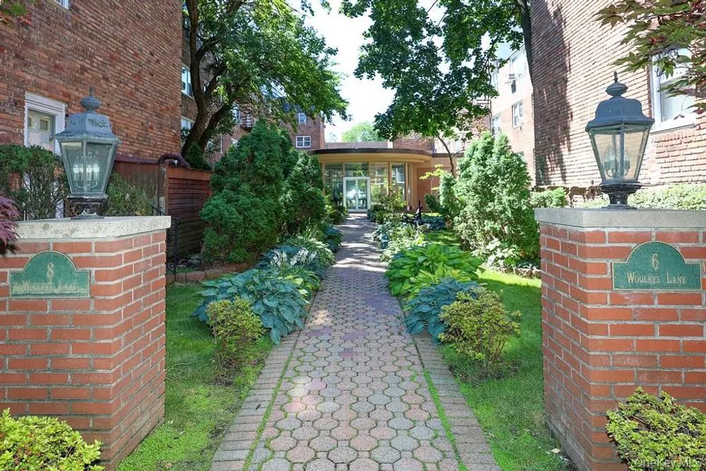 6-8 Wooleys Lane # B34, Great Neck