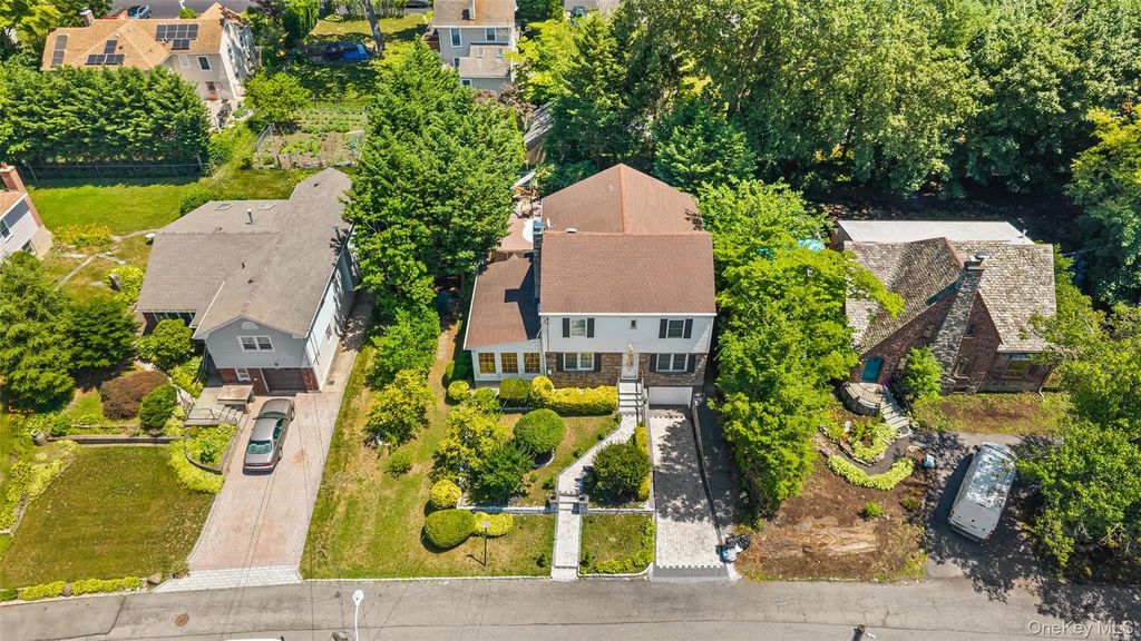 74 Elaine Terrace, Yonkers
