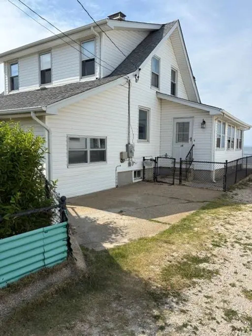 18 Howard Road, Bayville