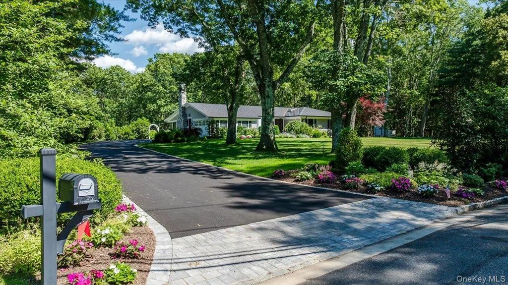 225 Laurel Lane, Laurel Hollow