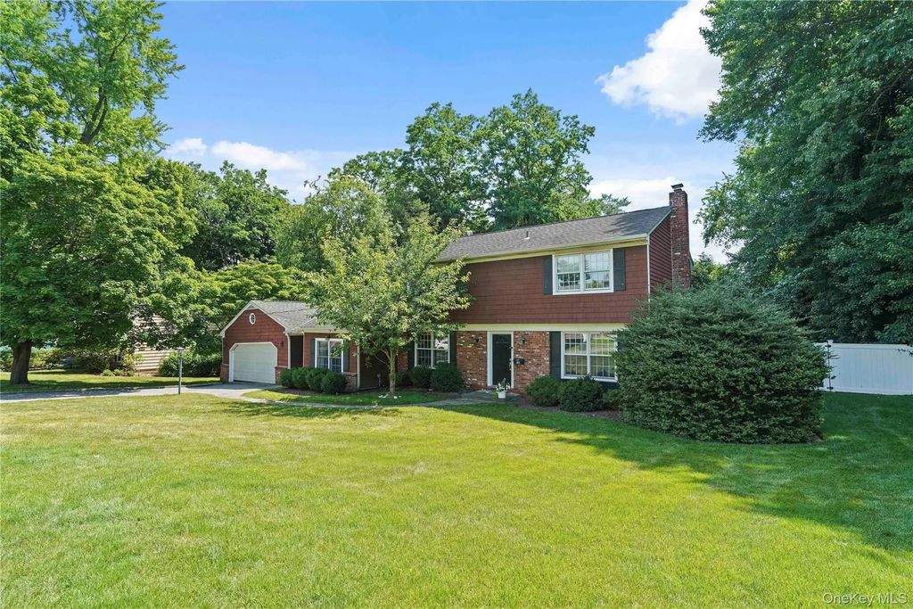 16 Stephen Drive, Tarrytown