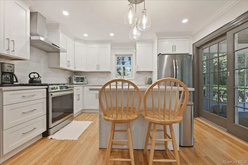 149 Rockaway Avenue, Garden City