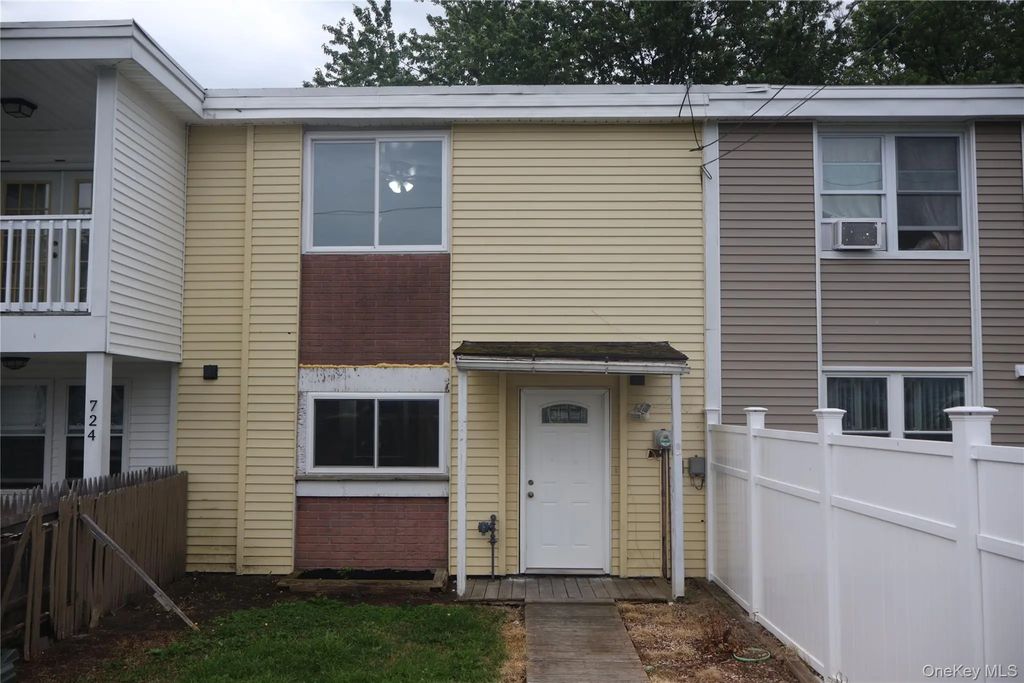 722 Silver Lake Scotchtown Road, Middletown