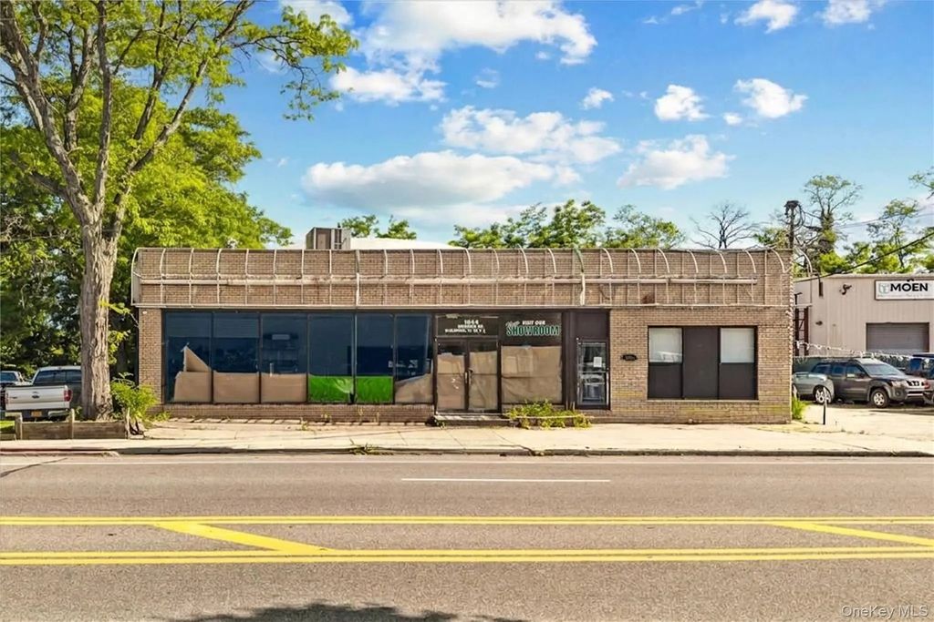 1044 Merrick Road, Baldwin