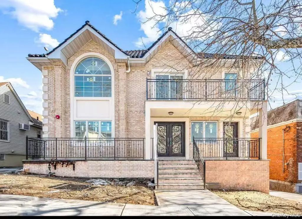 2563 125th Street, Flushing