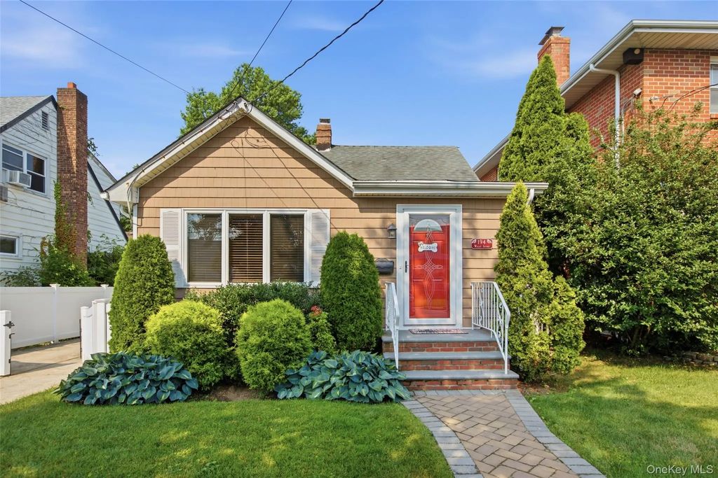 194 Willis Avenue, Floral Park