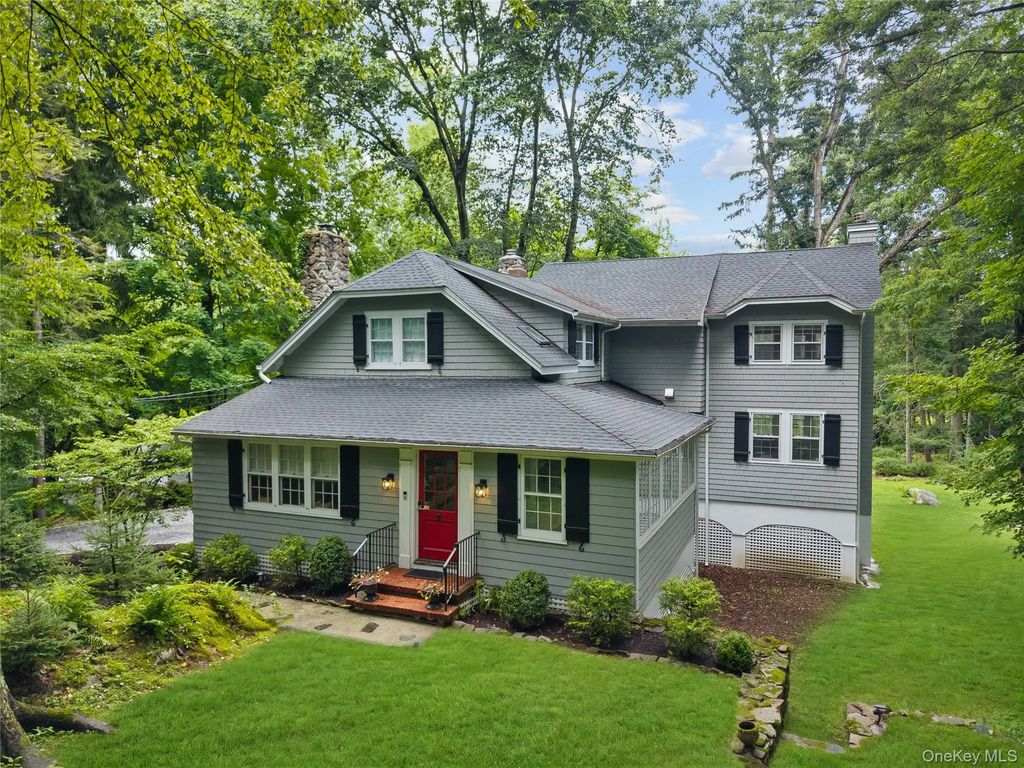 131 Douglas Road, Chappaqua