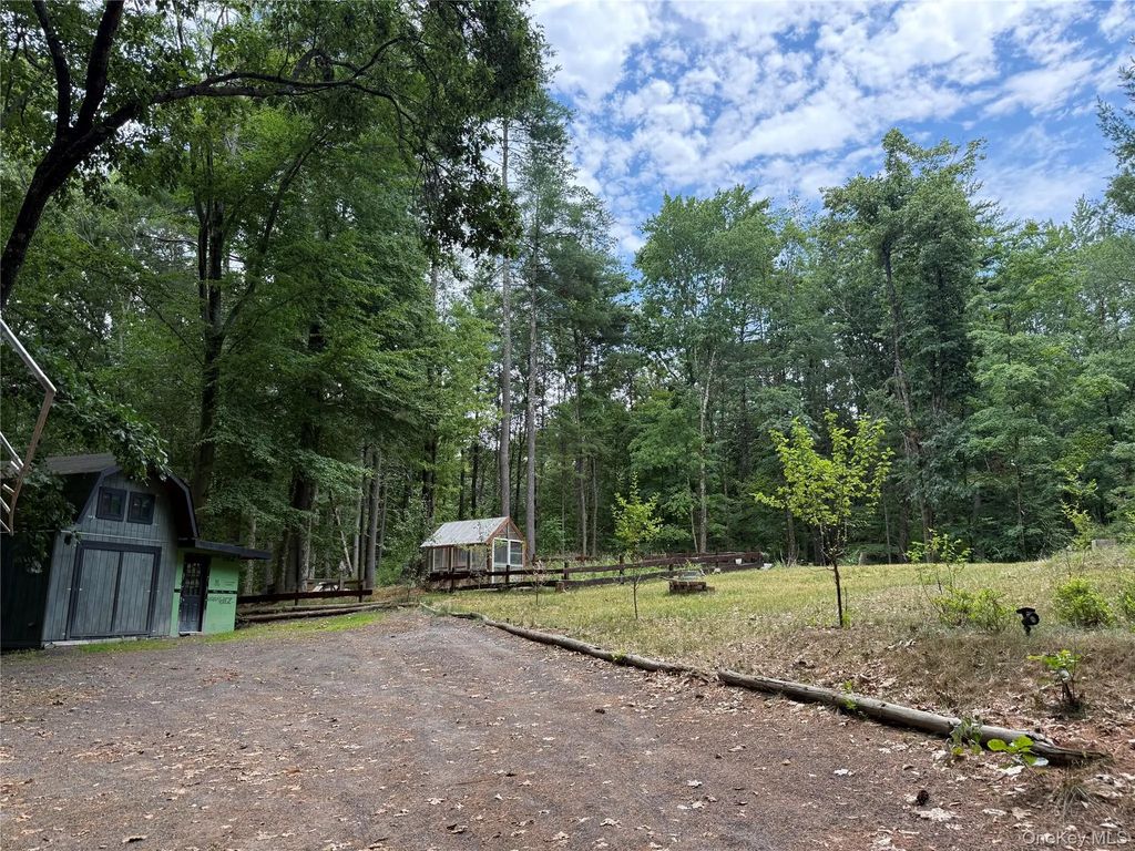 124 Davis Road, Tillson