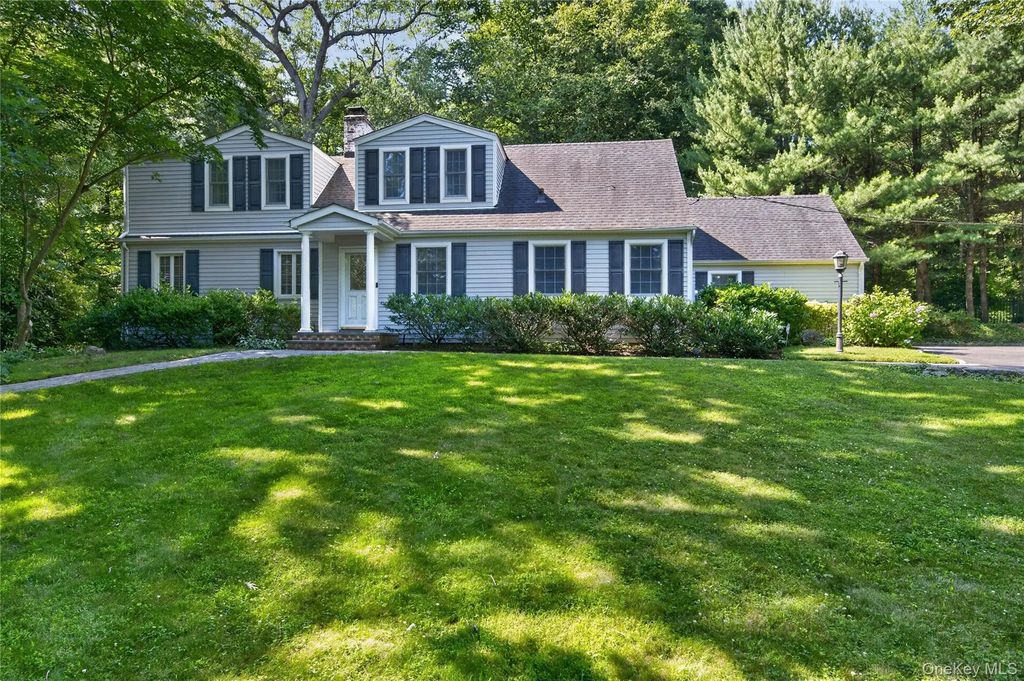 2108 Edge Road, Muttontown