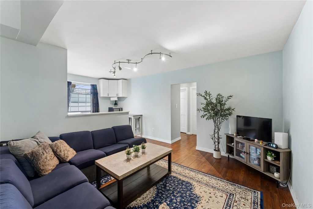 55-01 31st Avenue # 1d, Woodside