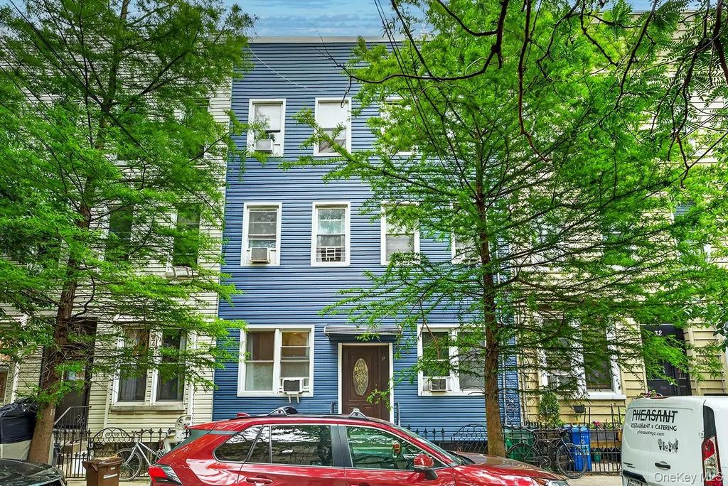 34 Sutton Street, Brooklyn
