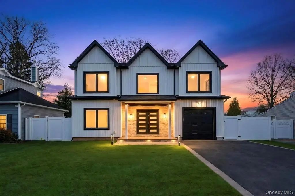 26 Fieldstone Drive, Syosset