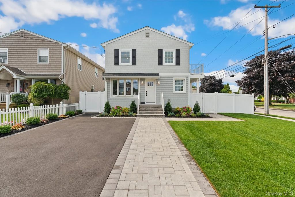 3914 Waverly Avenue, Seaford