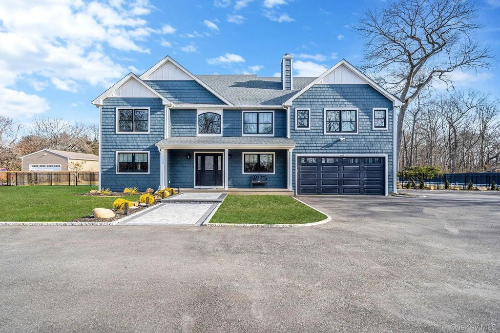 665 Mount Sinai Coram Road, Mount Sinai