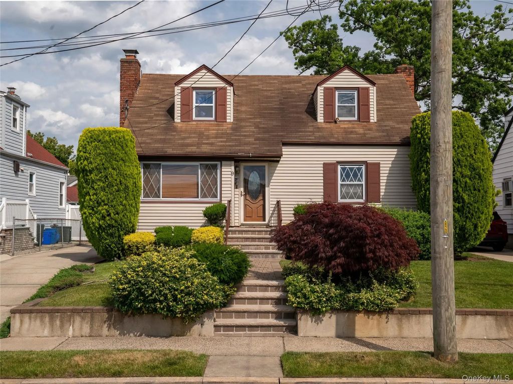 9 Satterie Avenue, Valley Stream