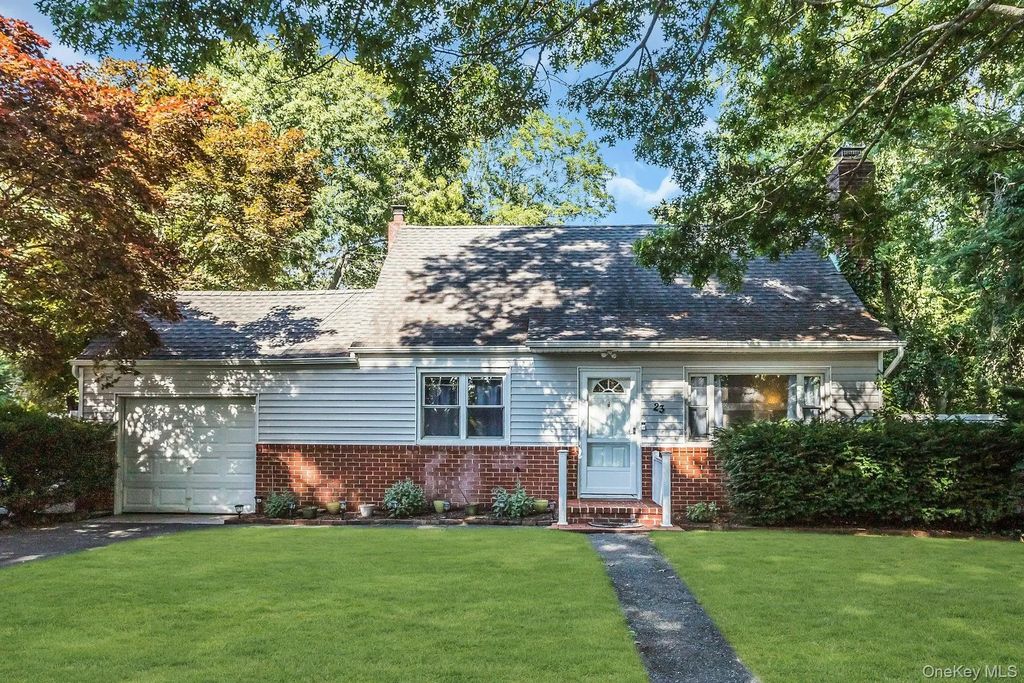 23 Lambert Avenue, Mastic