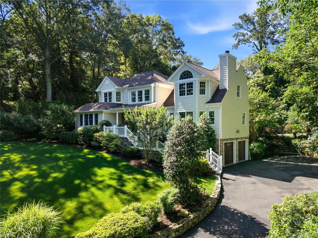 406 Brook Road, Port Jefferson