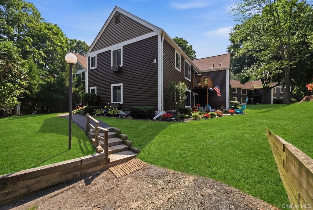 8 Heritage Drive # E, Harriman