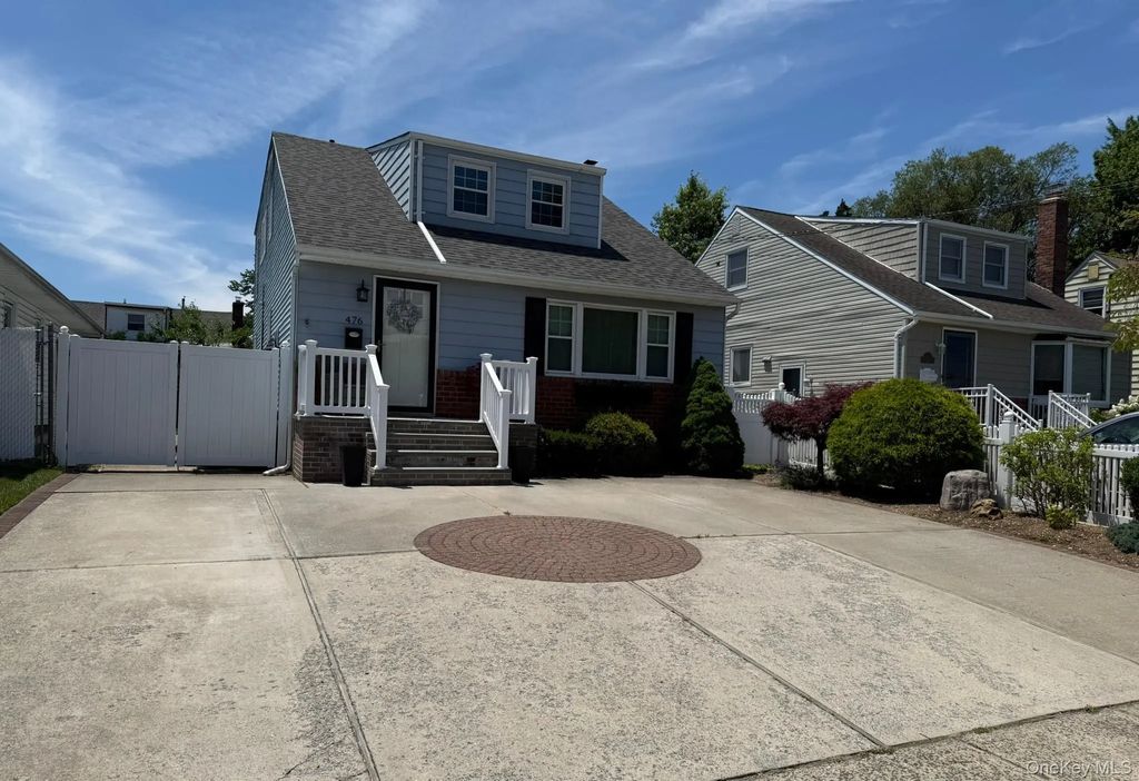 476 Bernard Street, East Meadow