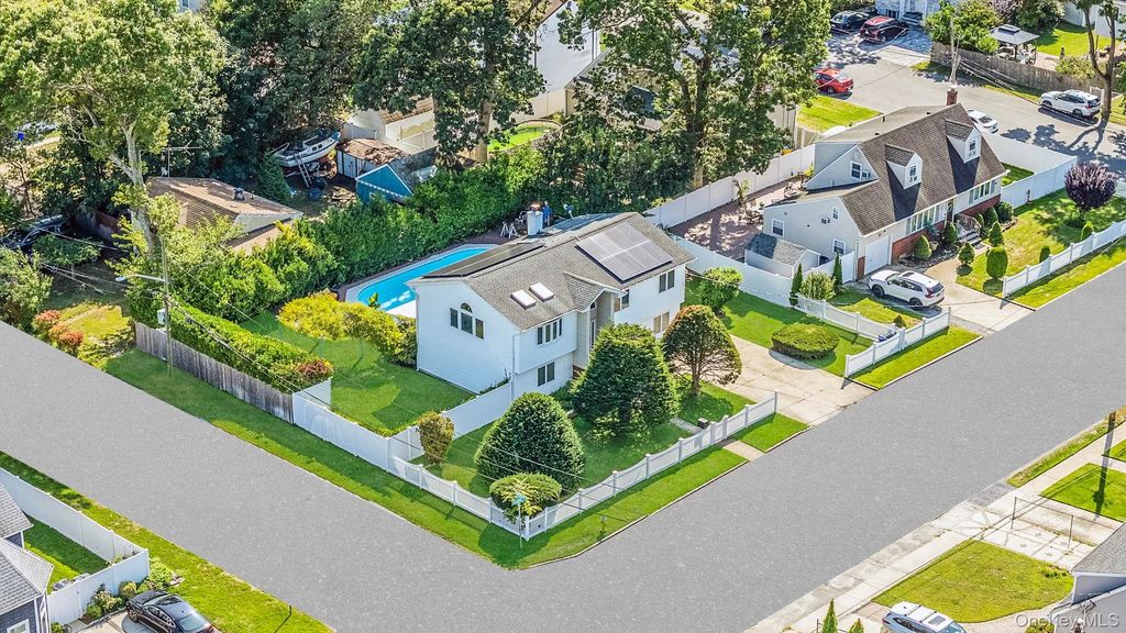 540 Scudder Avenue, Copiague