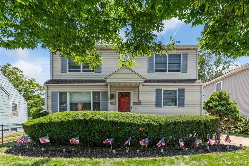45 Concord Avenue, Bethpage