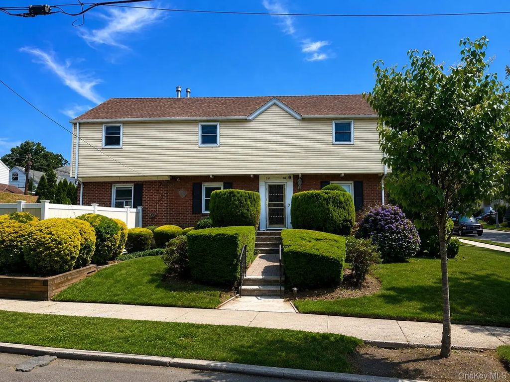 21104 Richland Avenue, Oakland Gardens