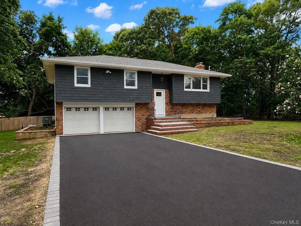 32 Groveland Park Boulevard, Sound Beach