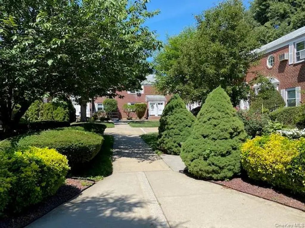 263-33 73rd. Avenue # A-2, Glen Oaks