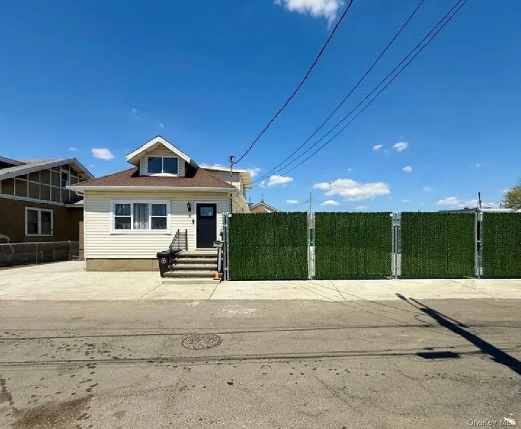 10 3rd Street, Rosedale