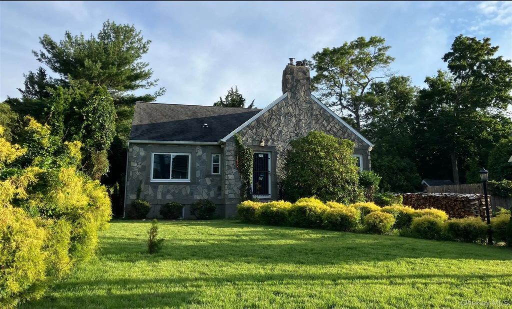 26 Hickory Road, Rocky Point