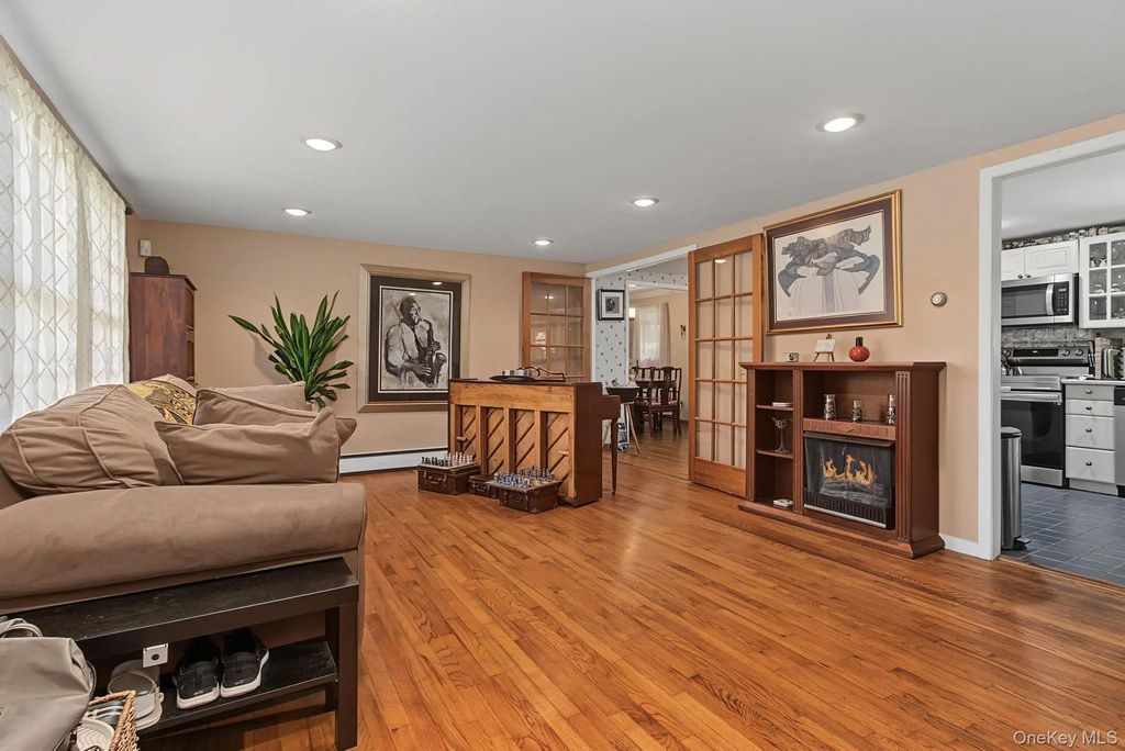 11 Fleetwood Drive, Goshen