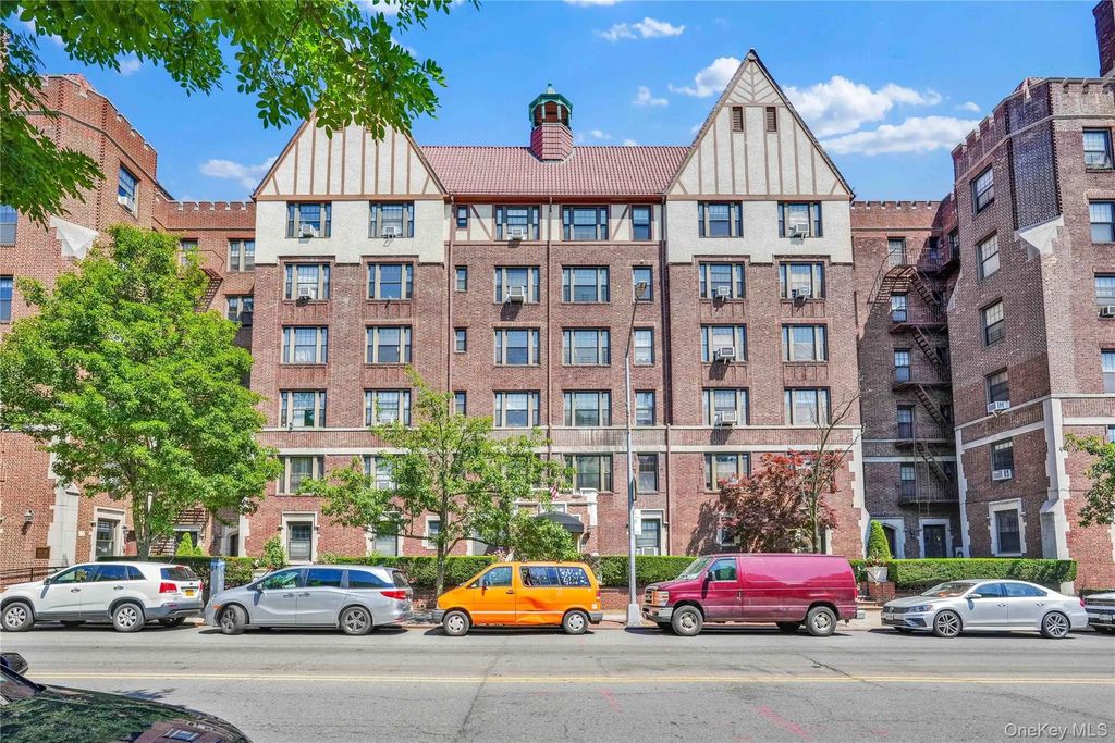 109-14 Ascan Avenue # 5a, Forest Hills