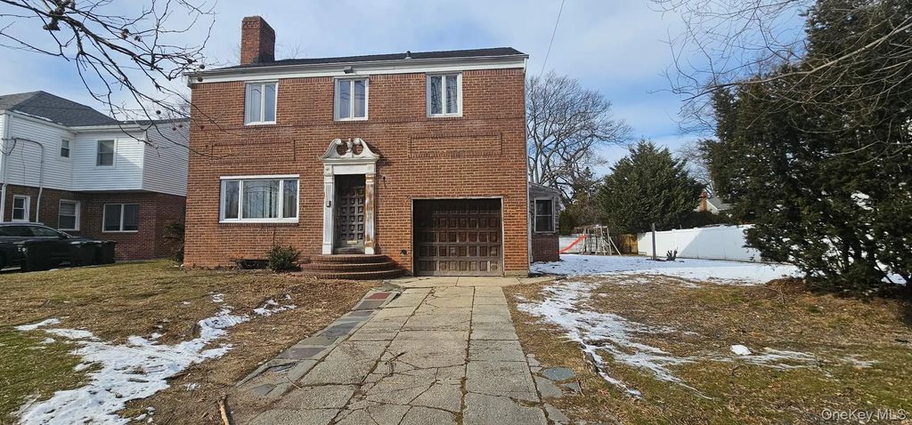 770 W Broadway, Woodmere
