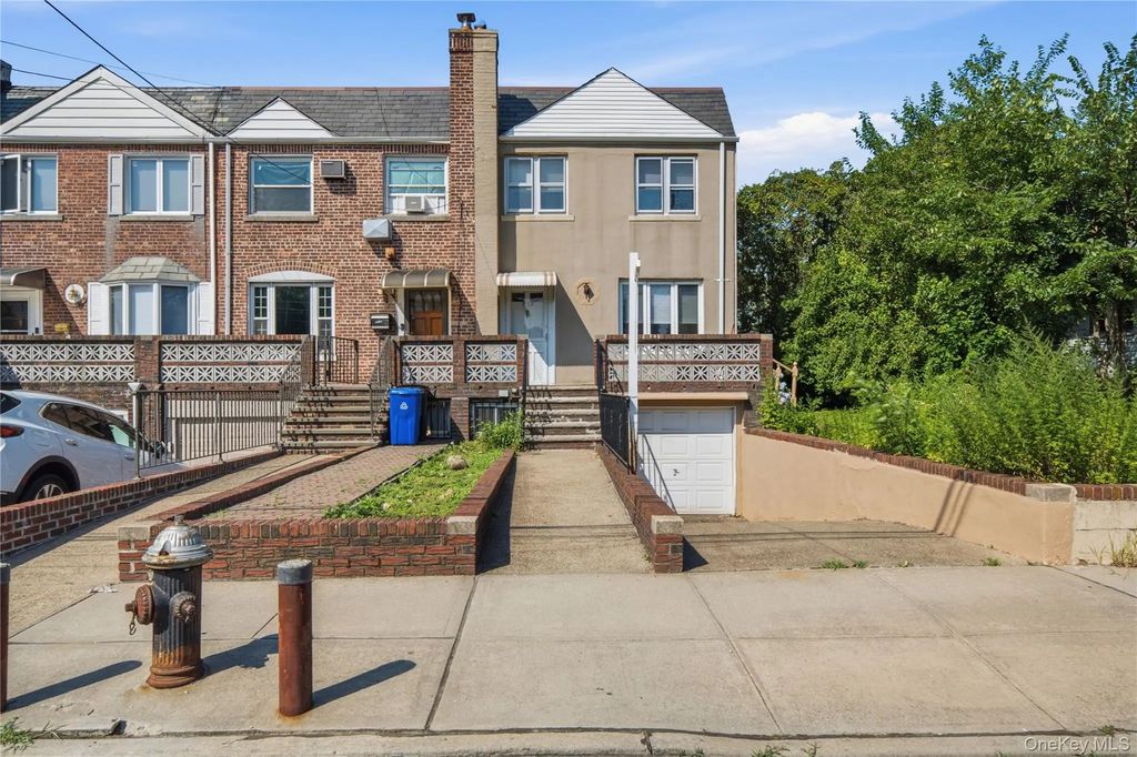 5750 82nd Street, Middle Village