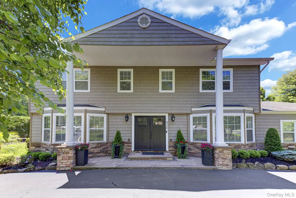 426 Wolf Hill Road, Dix Hills