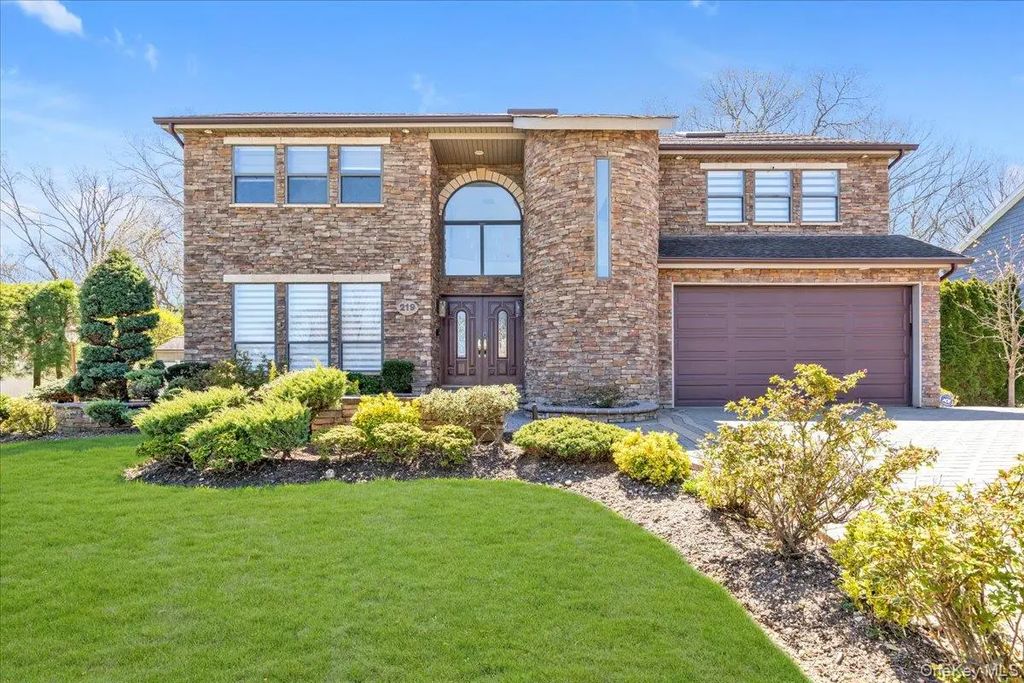219 Carnation Drive, Farmingdale