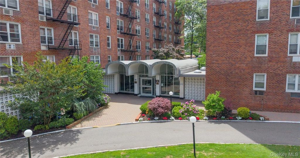 54-40 Little Neck Parkway # #4f, Little Neck