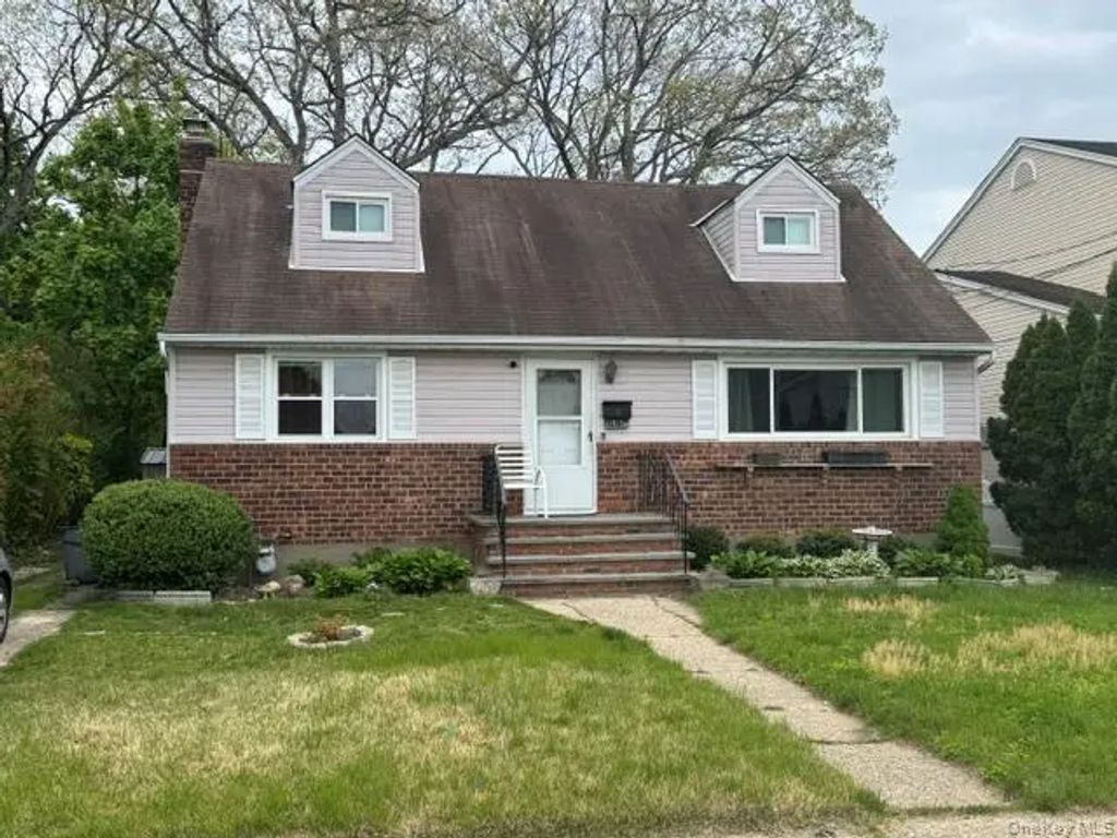 1916 Wilson Avenue, North Bellmore