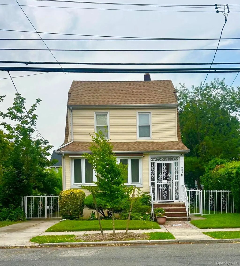 10048 222nd Street, Queens Village
