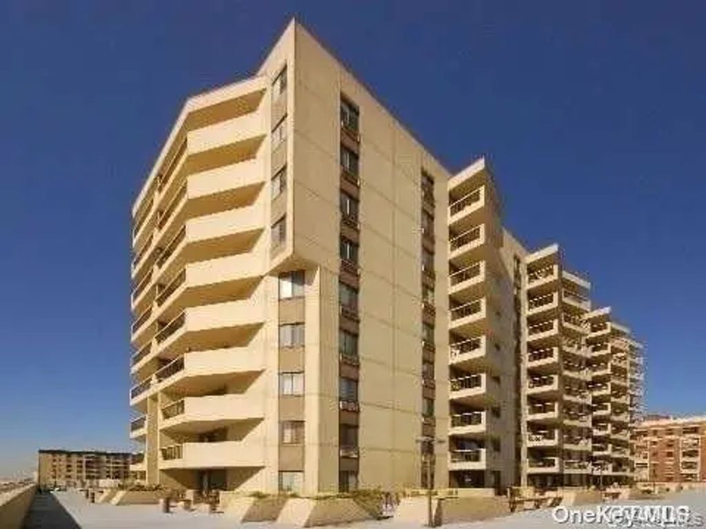 360 Shore Road # 2g, Long Beach
