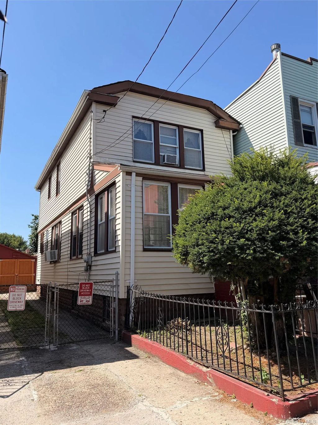 5810 32nd Avenue, Woodside