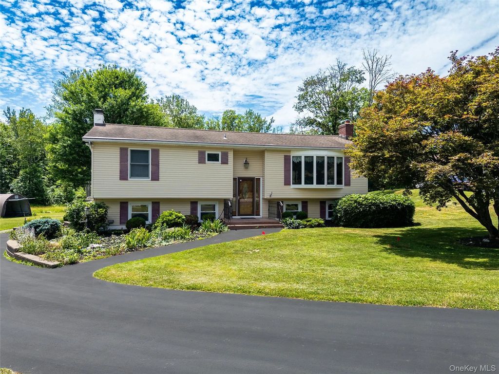 17 Dorett Drive, Wappingers Falls