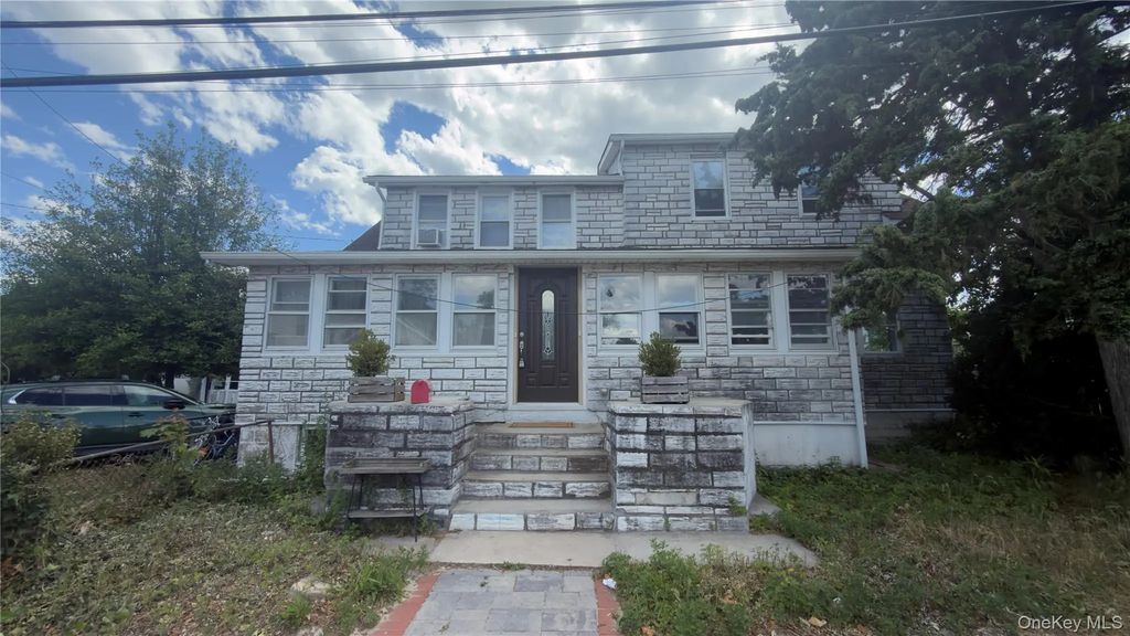 10 Greenwich Avenue # 1, Bayville
