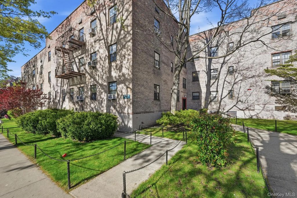 7837 Main Street # 2d, Flushing