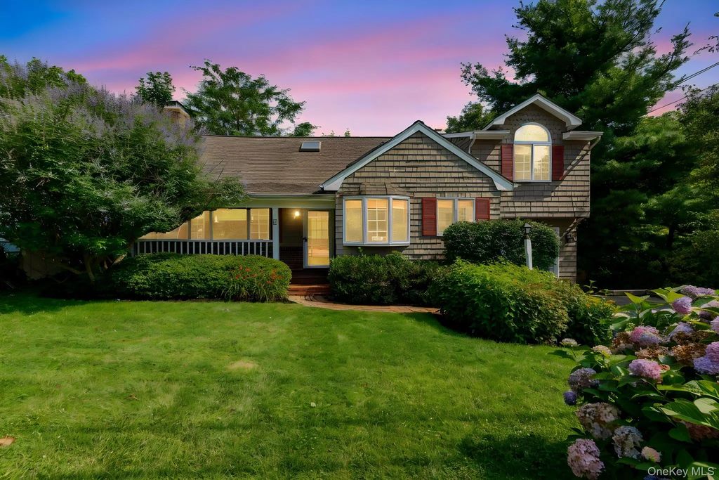 1 Cedar Drive, Huntington
