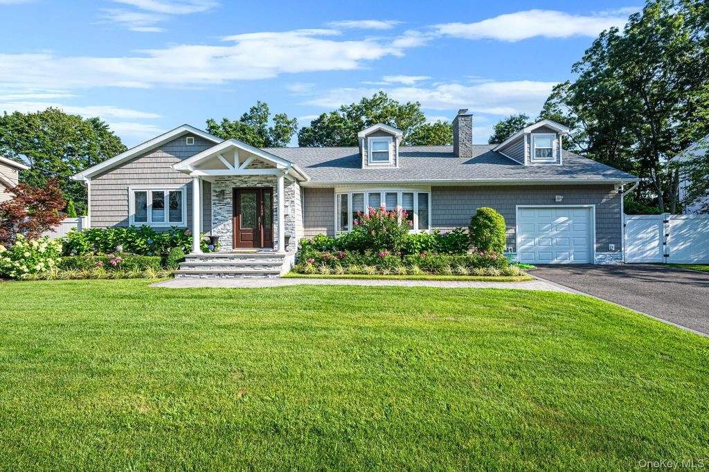 61 Lauren Avenue, Dix Hills
