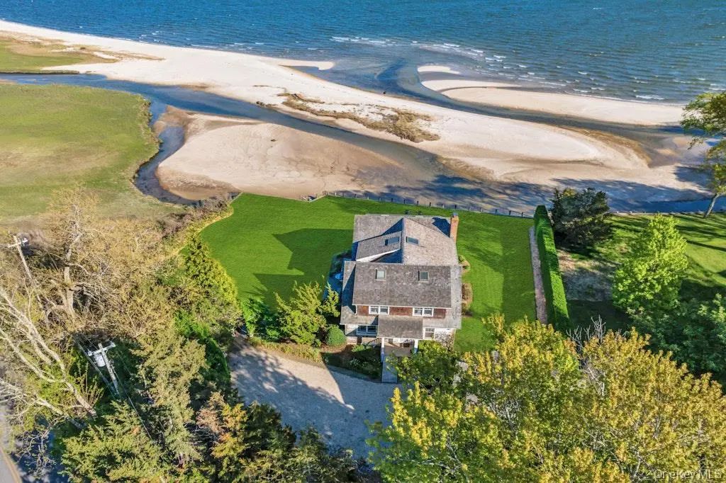 10450 New Suffolk Avenue, Cutchogue
