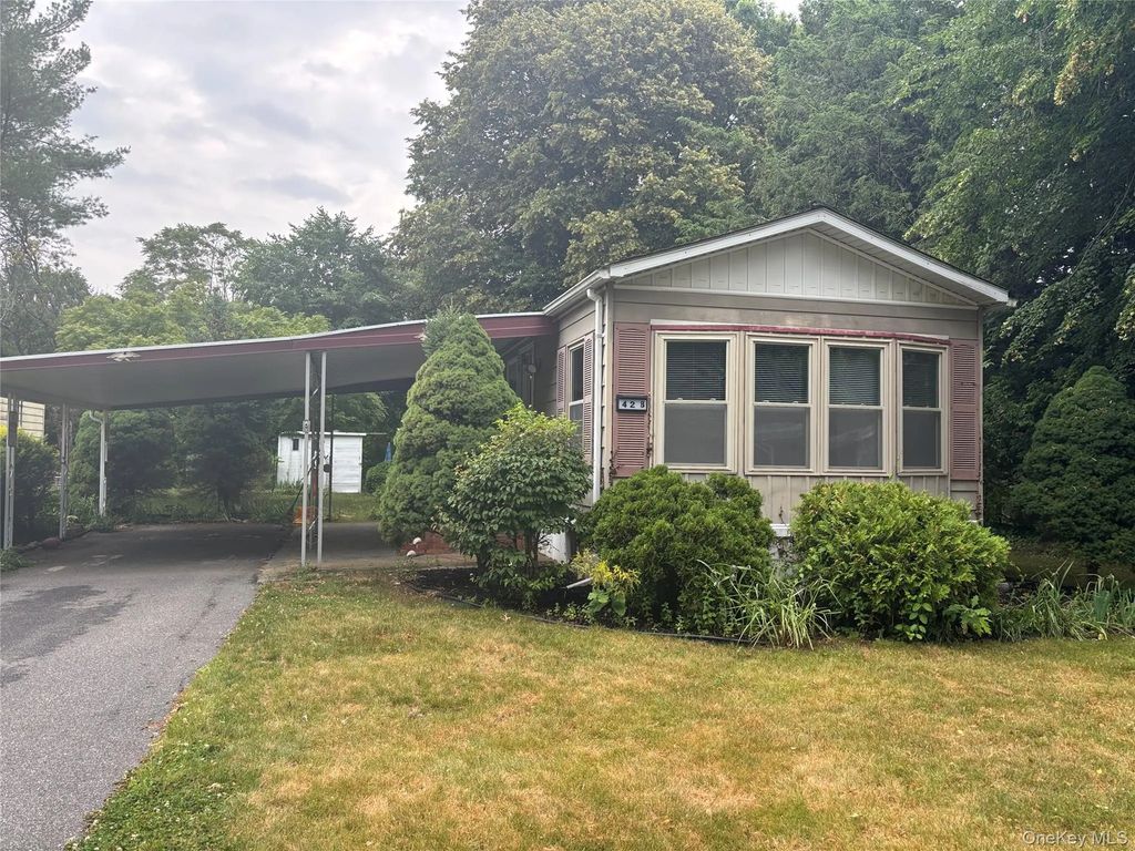 101 West Lane # 42b Witt Lane, Riverhead